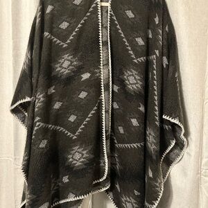 Women’s reversible poncho